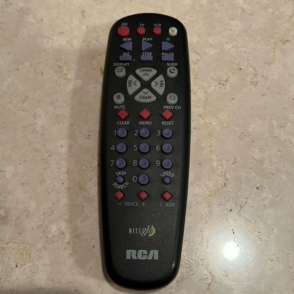 RCA NiteGLO TV VCR Universal Remote Control.
Preowned